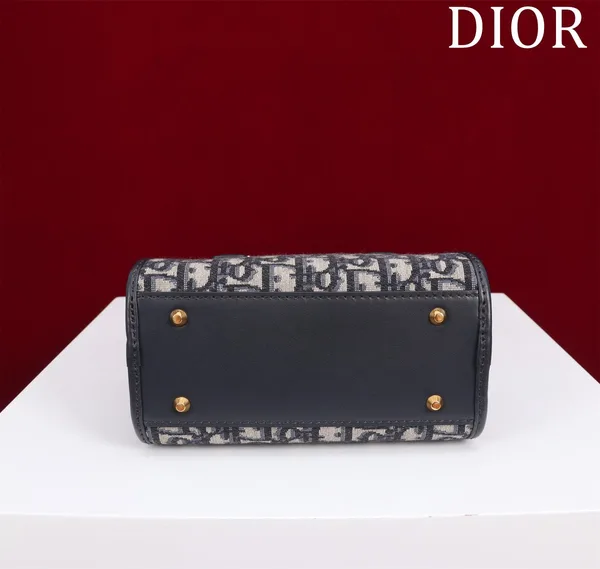 Dior 30 Montaigne Women’s Handbag Oblique Fabric 18.5x16x10cm product view 3