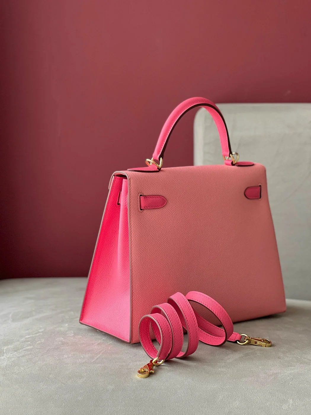 Hermès Kelly 28 Rose Pink/ Pink Gold Hardware Bag product view 2