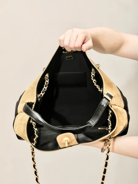 Chanel Small Shopping Bag from the 2024/25 Métiers d’Art collection product view 2