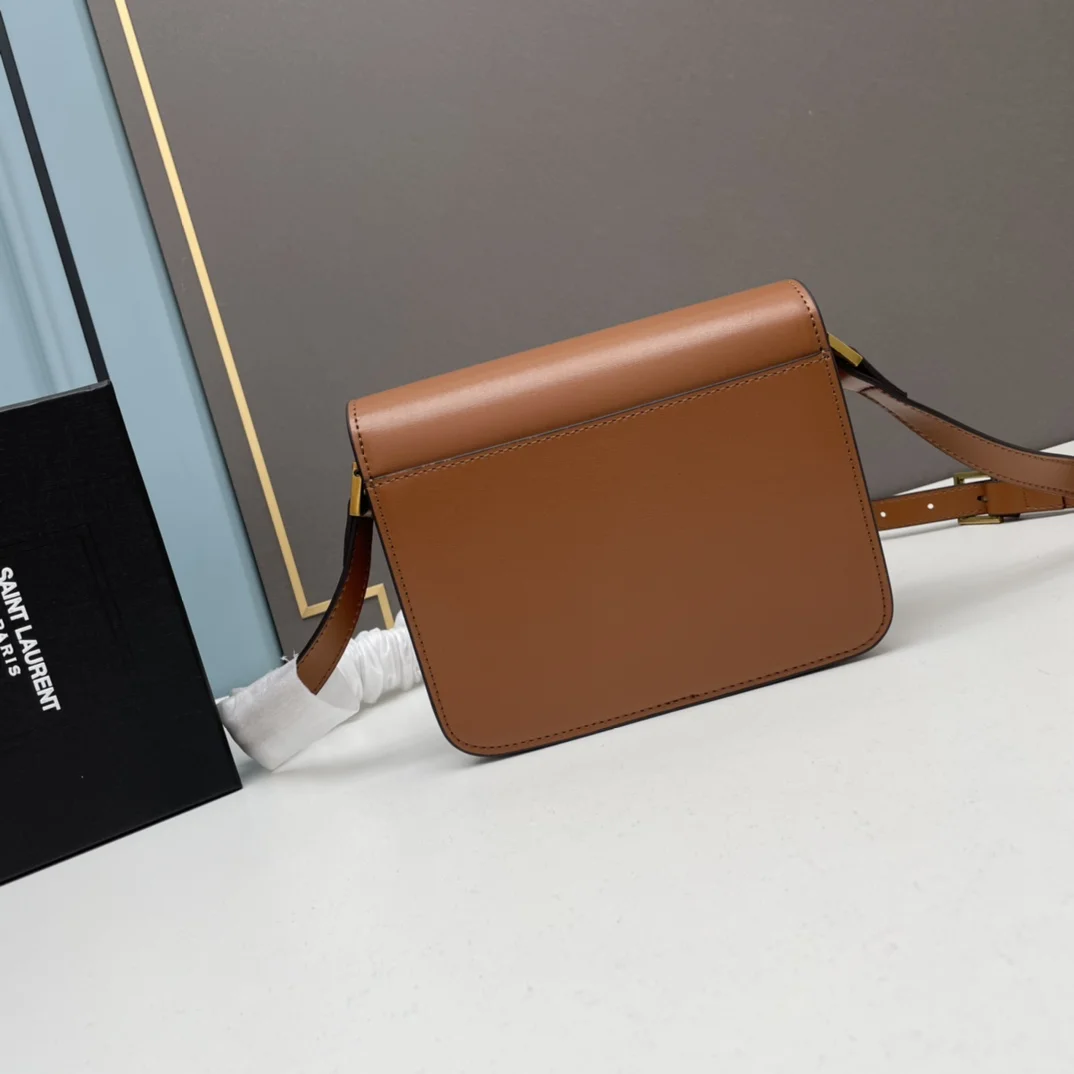 Saint Laurent Le 61 Saddle Shoulder Bag in Calfskin product view 5