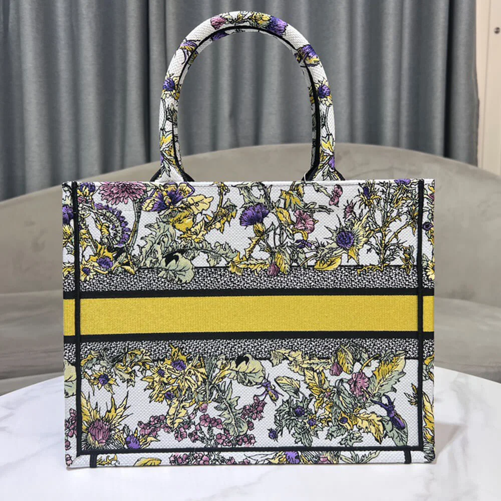 Dior Medium Dior Book Tote product view 4