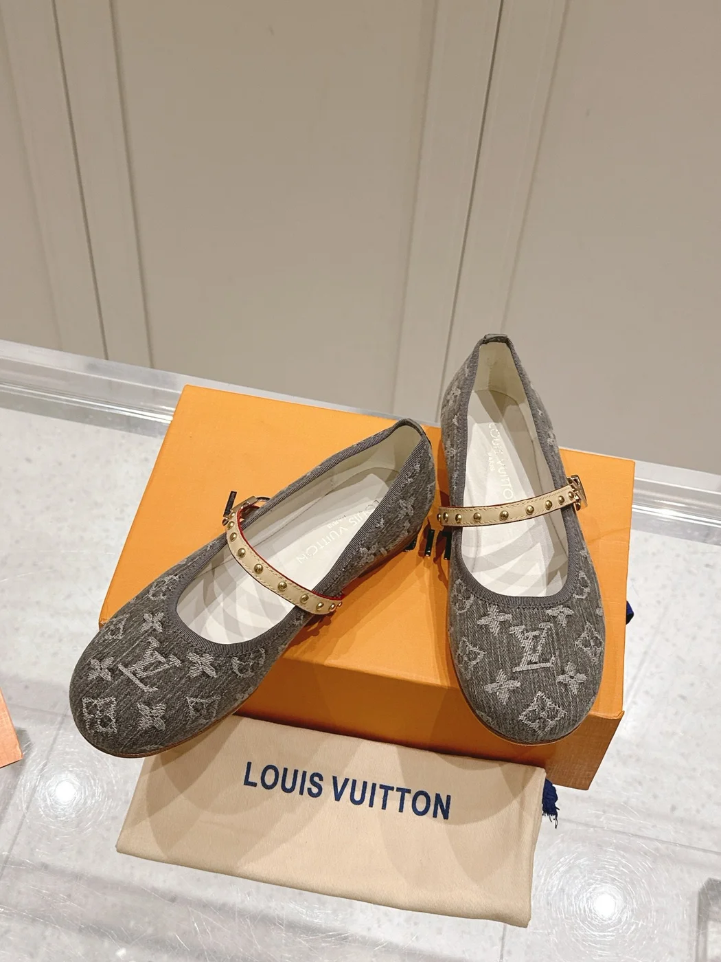Louis Vuitton Women Gray Fabric Studded Strap Flats product view 4