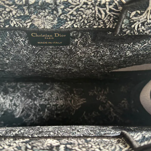 Dior Medium Dior Book Tote product view 7