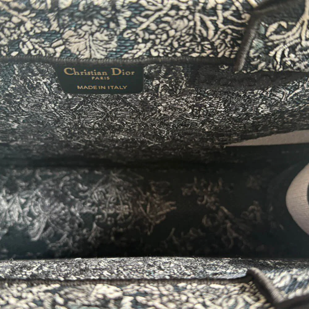 Dior Medium Dior Book Tote product view 7