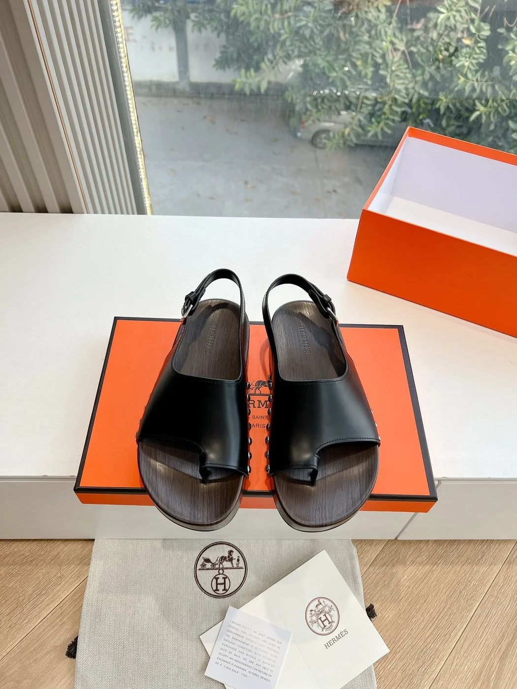 Hermès Women Black Leather Slingback Sandals product view 5
