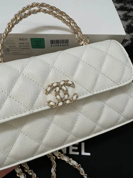 Chanel Kelly 23P Clutch With Chain Gold Hardware product view 4