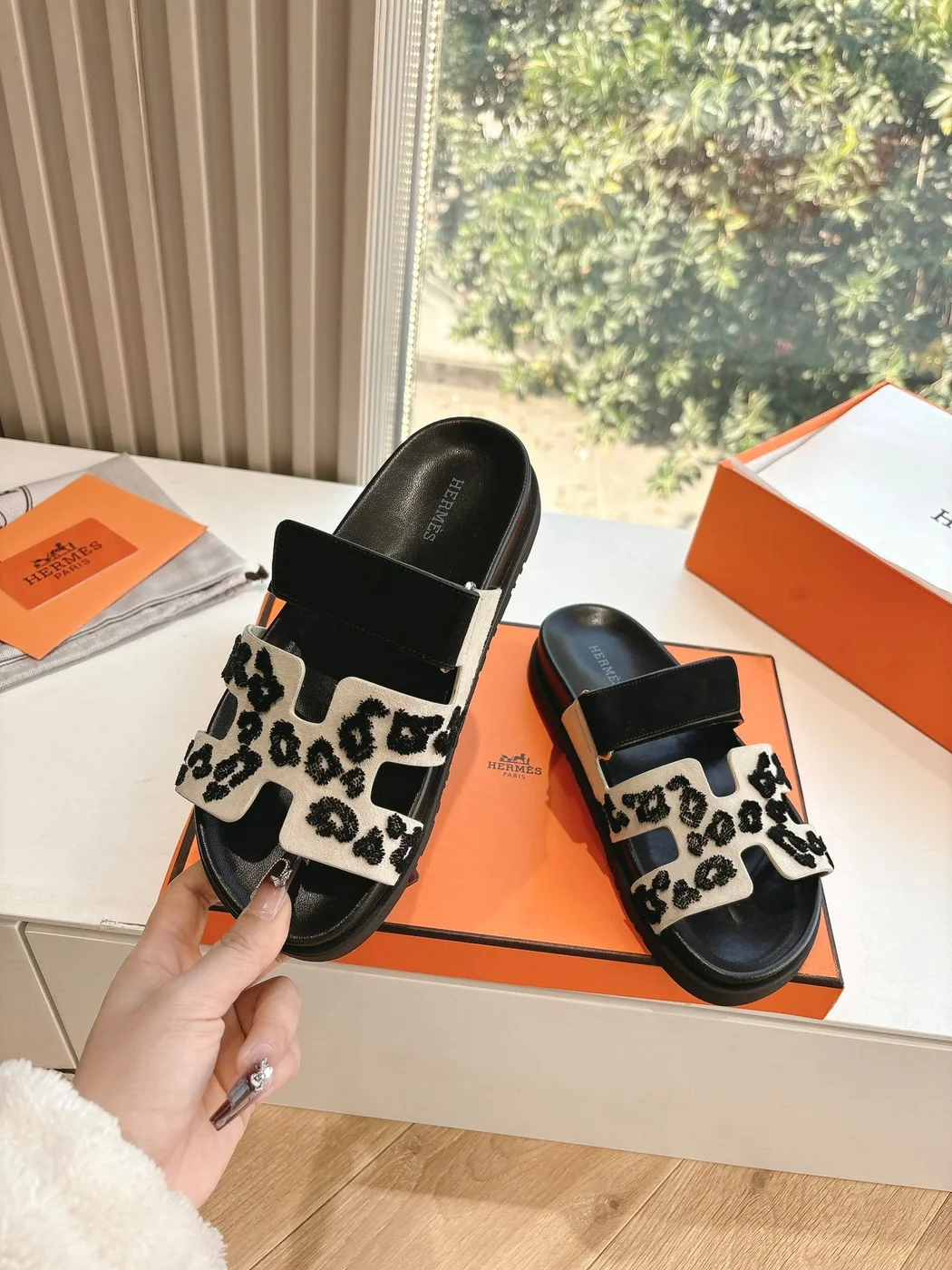 Hermès Women Black Suede And Leopard Print Sandals product view 3