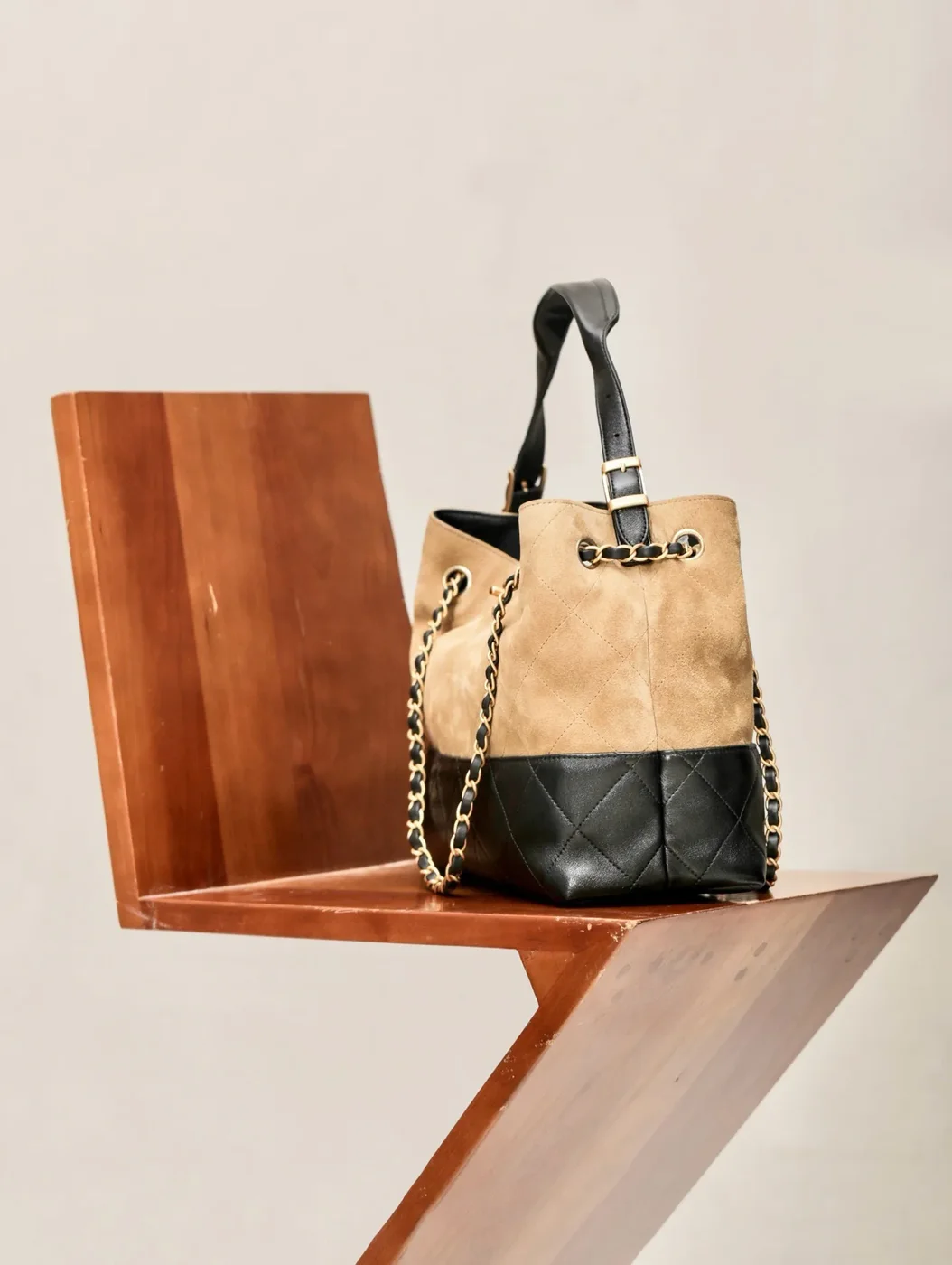 Chanel Small Shopping Bag from the 2024/25 Métiers d’Art collection product view 3