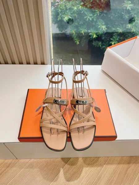 Hermès Women Beige Leather Strappy Sandals product view 1