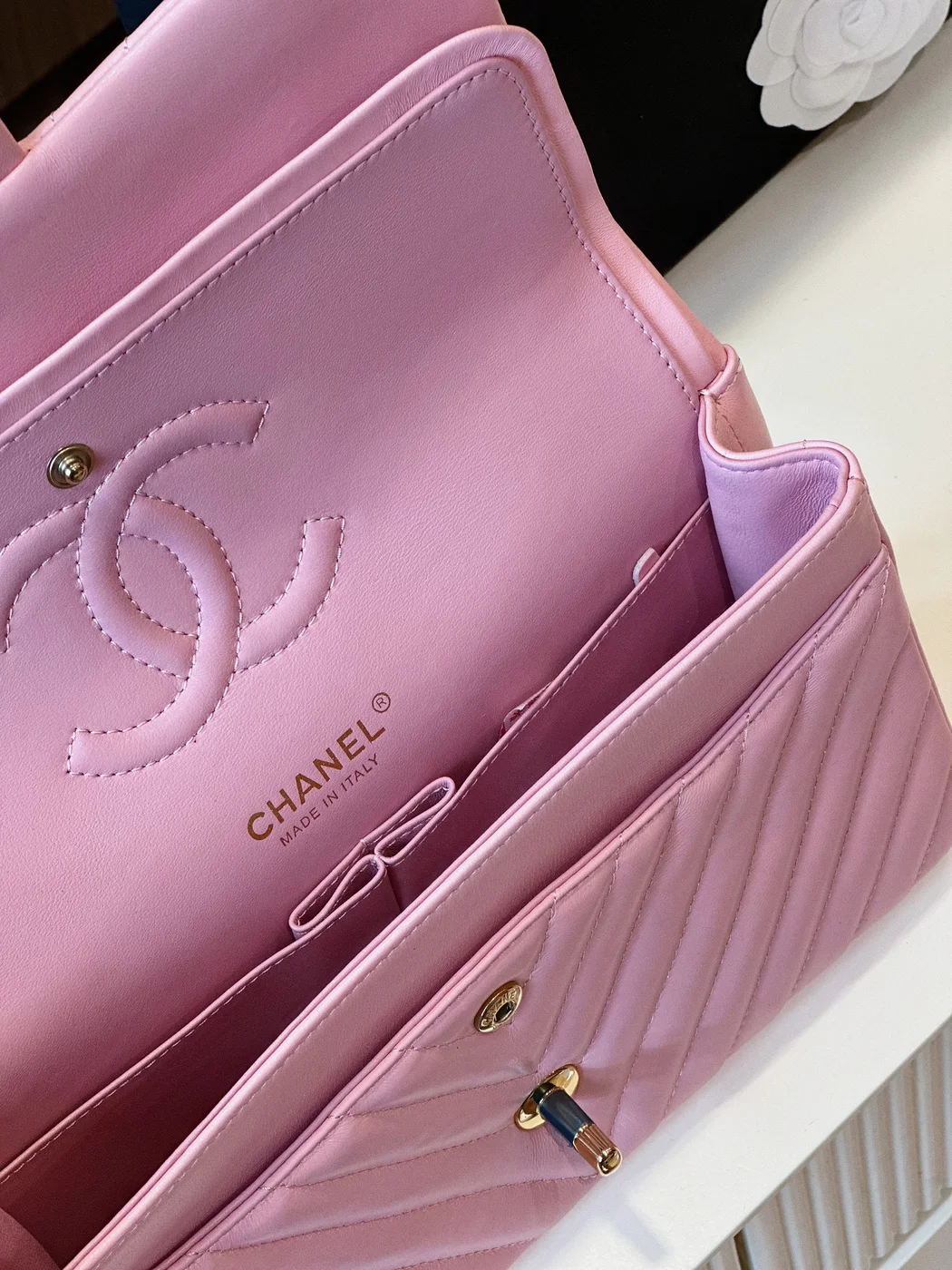 Chanel Classic Handbags V-Pattern Pink Lock Gold 23 cm product view 6
