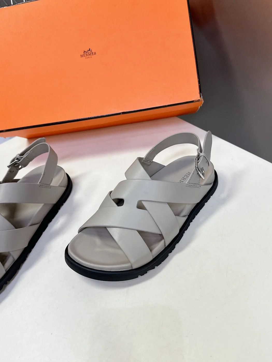 Hermès Women Light Gray Leather Sandals product view 4