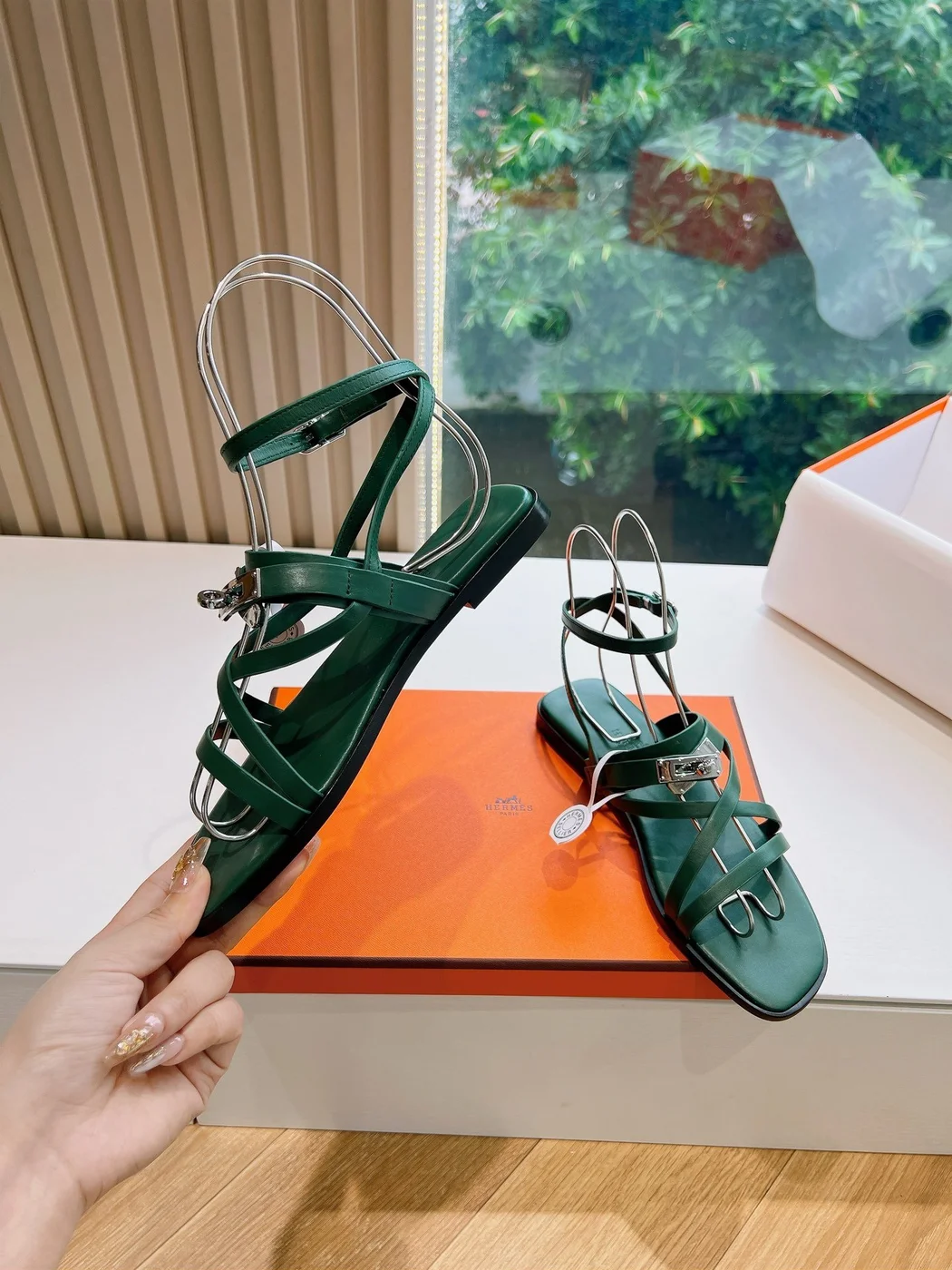 Hermès Women Green Leather Strappy Sandals product view 6
