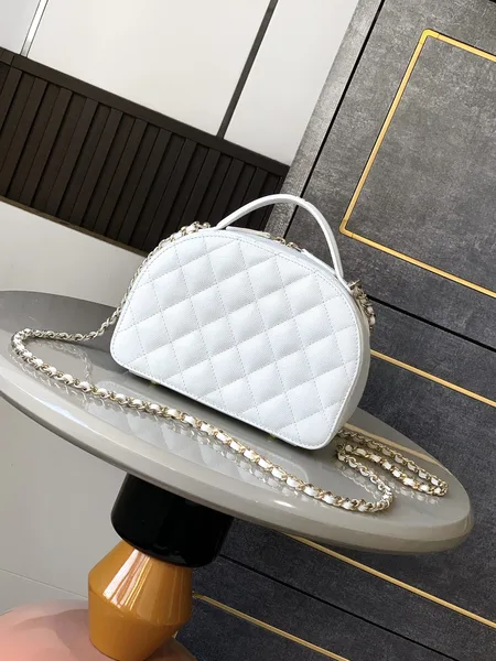 Chanel Matelasse Shoulder Bag product view 3