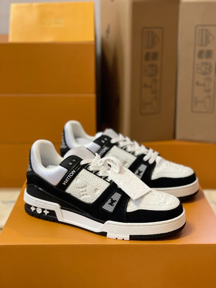Louis Vuitton Trainer product view 1