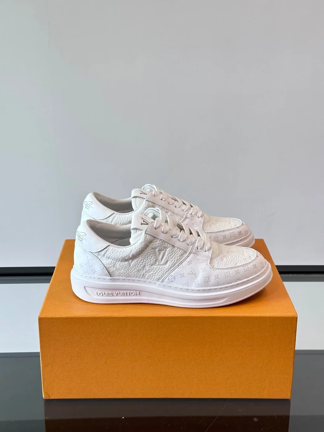 Louis Vuitton Men White Leather Sneakers product view 1