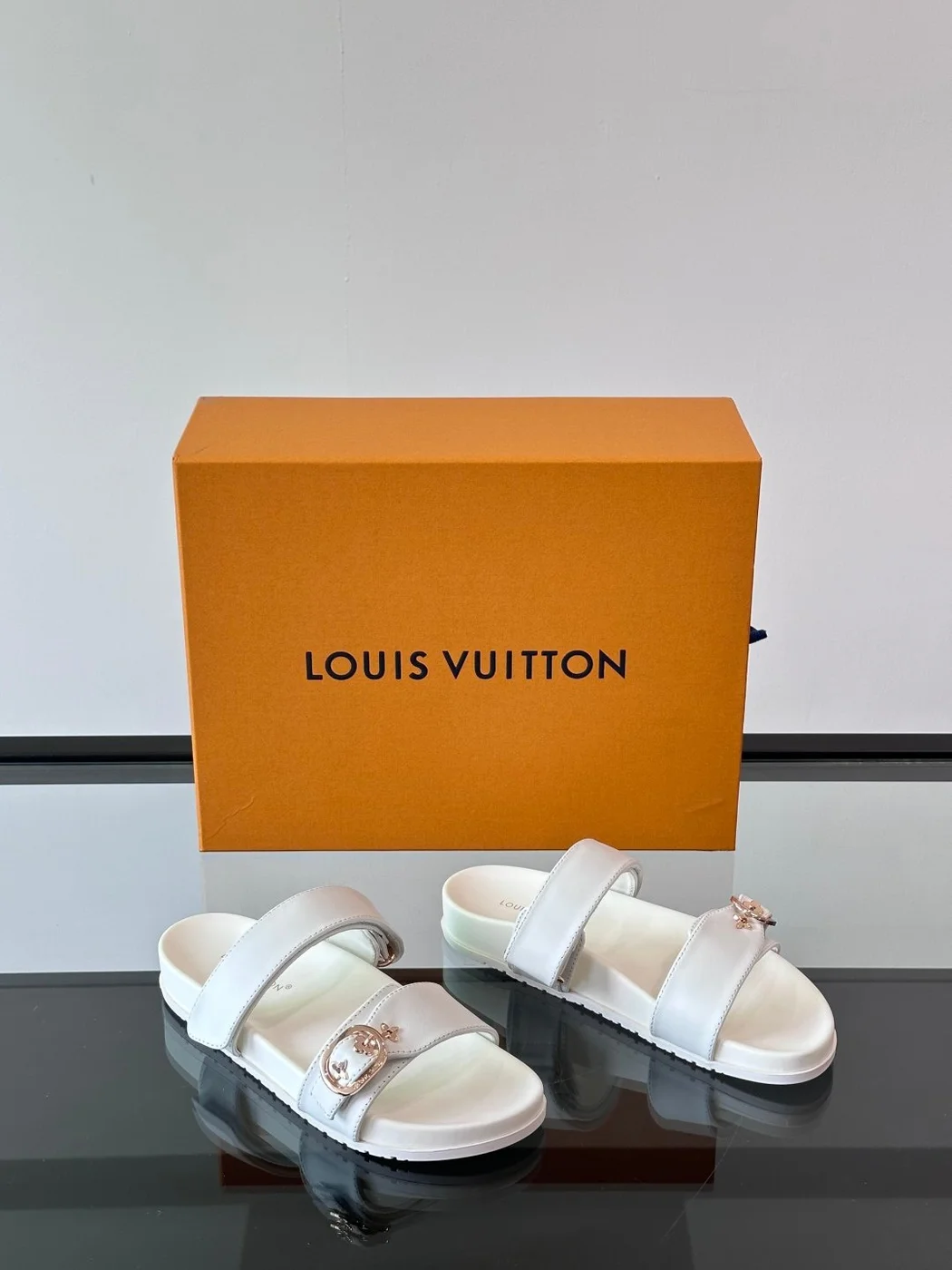Louis Vuitton Men White Leather Sandals product view 5