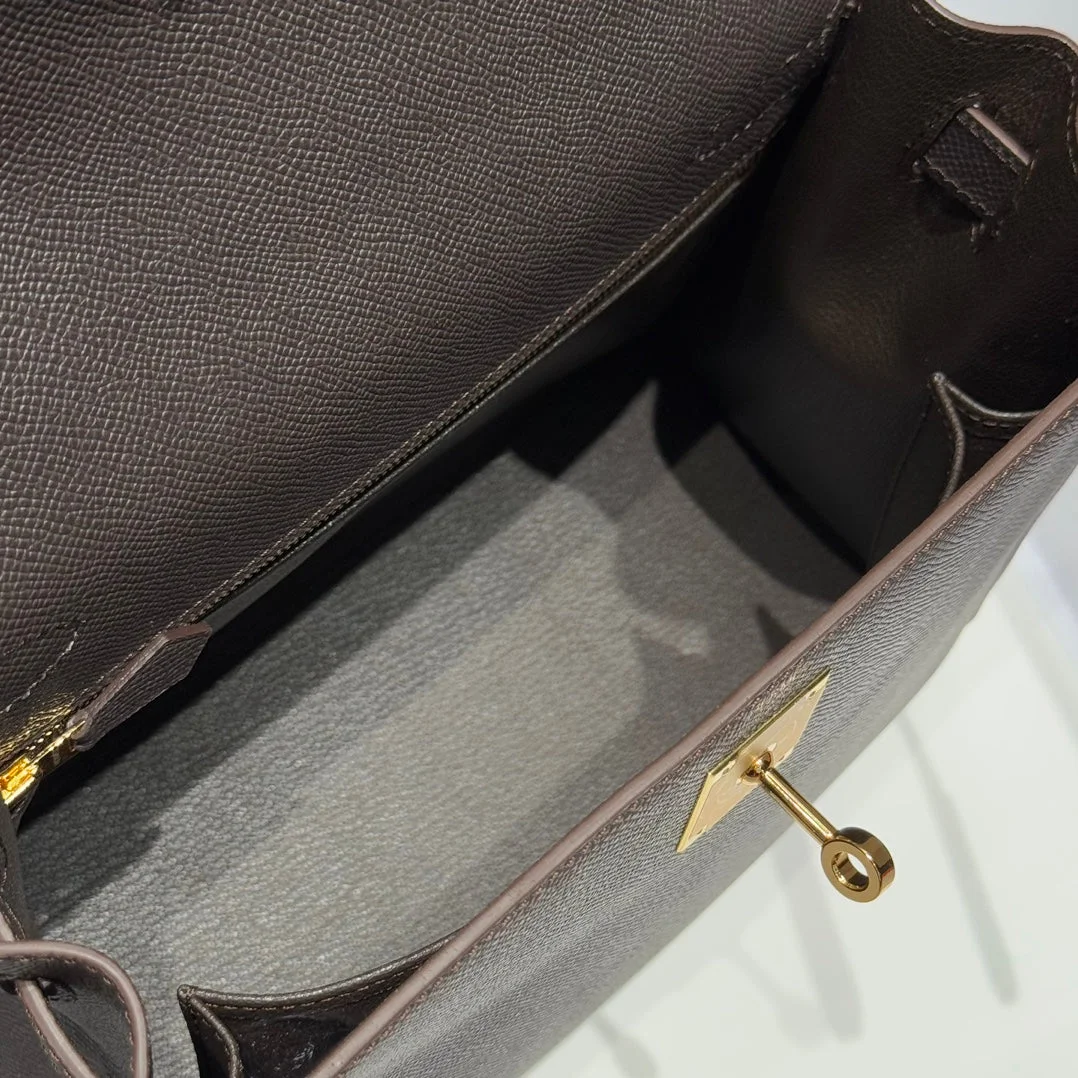 Hermès 28 cm In Ebene Epsom Gold Hardware Bag product view 4