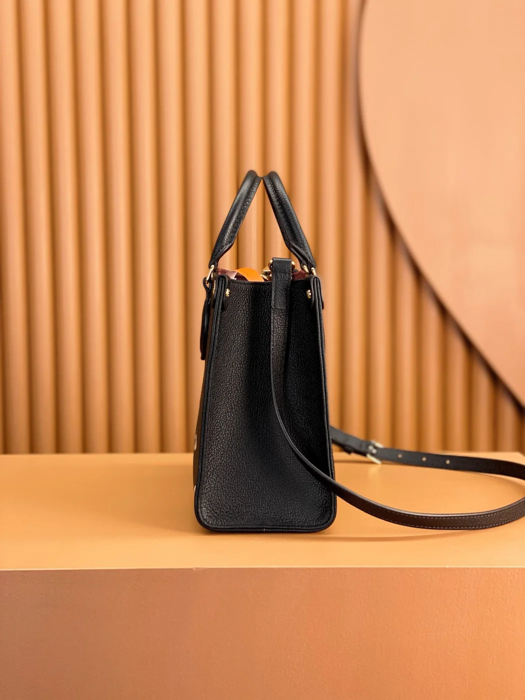 Louis Vuitton On The Go PM Tote Bag Black Handbags 25 cm product view 5