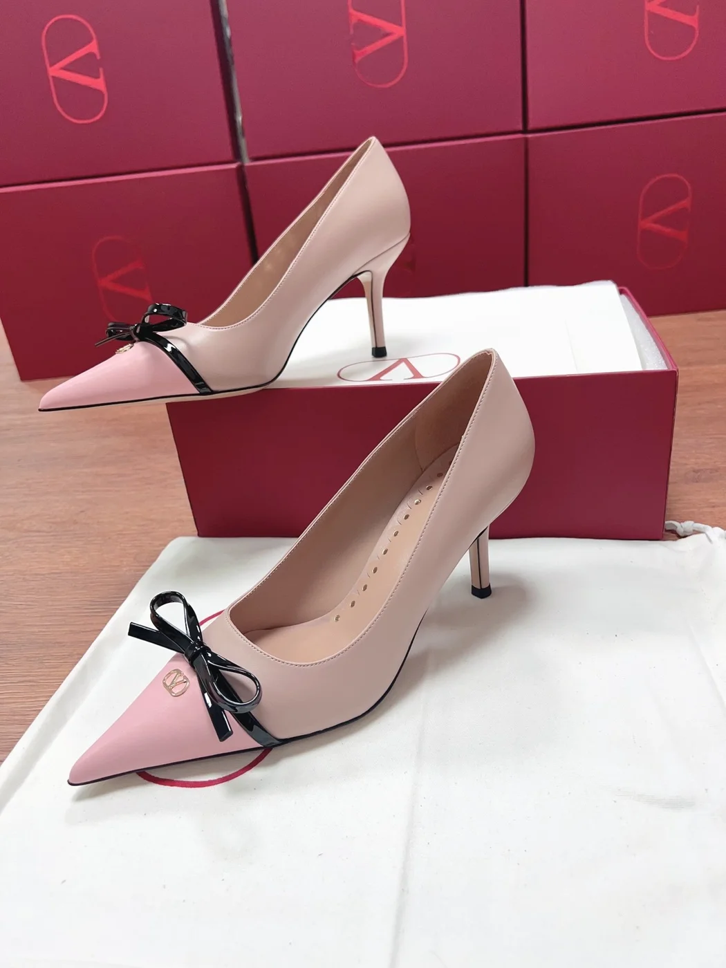 Valentino Women Pink Leather Bow Detail High Heel Pumps product view 4