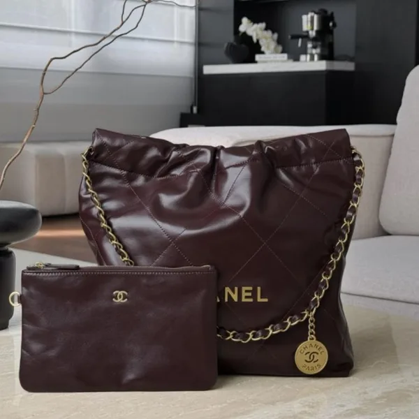 Chanel 22 handbag in Burgundy product view 1