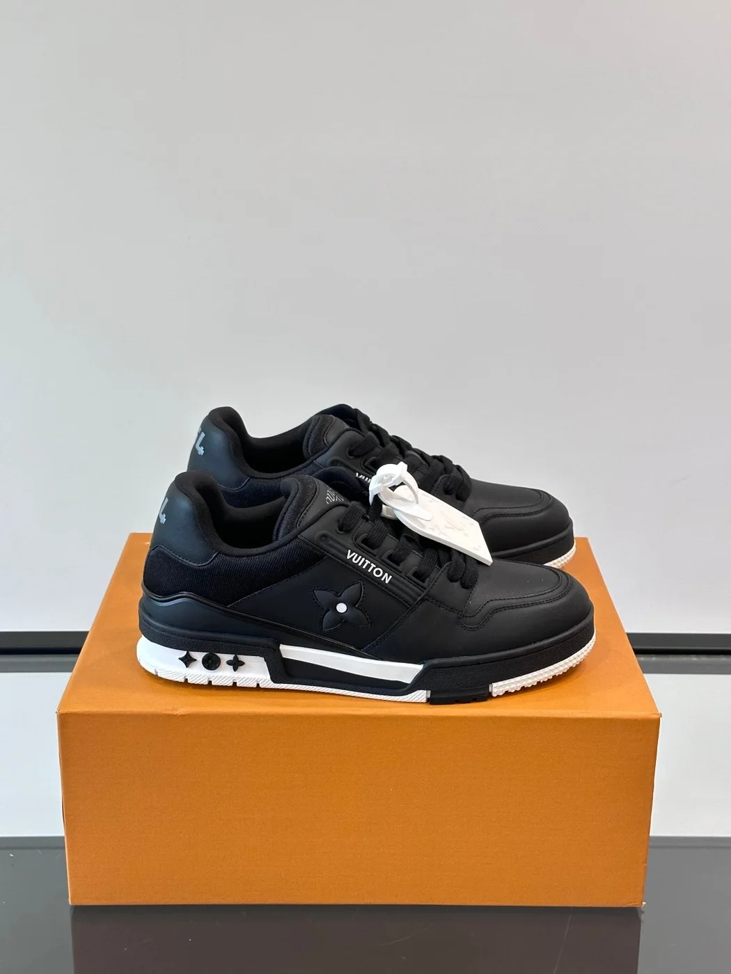 Louis Vuitton Men Black Leather Sneakers product view 1