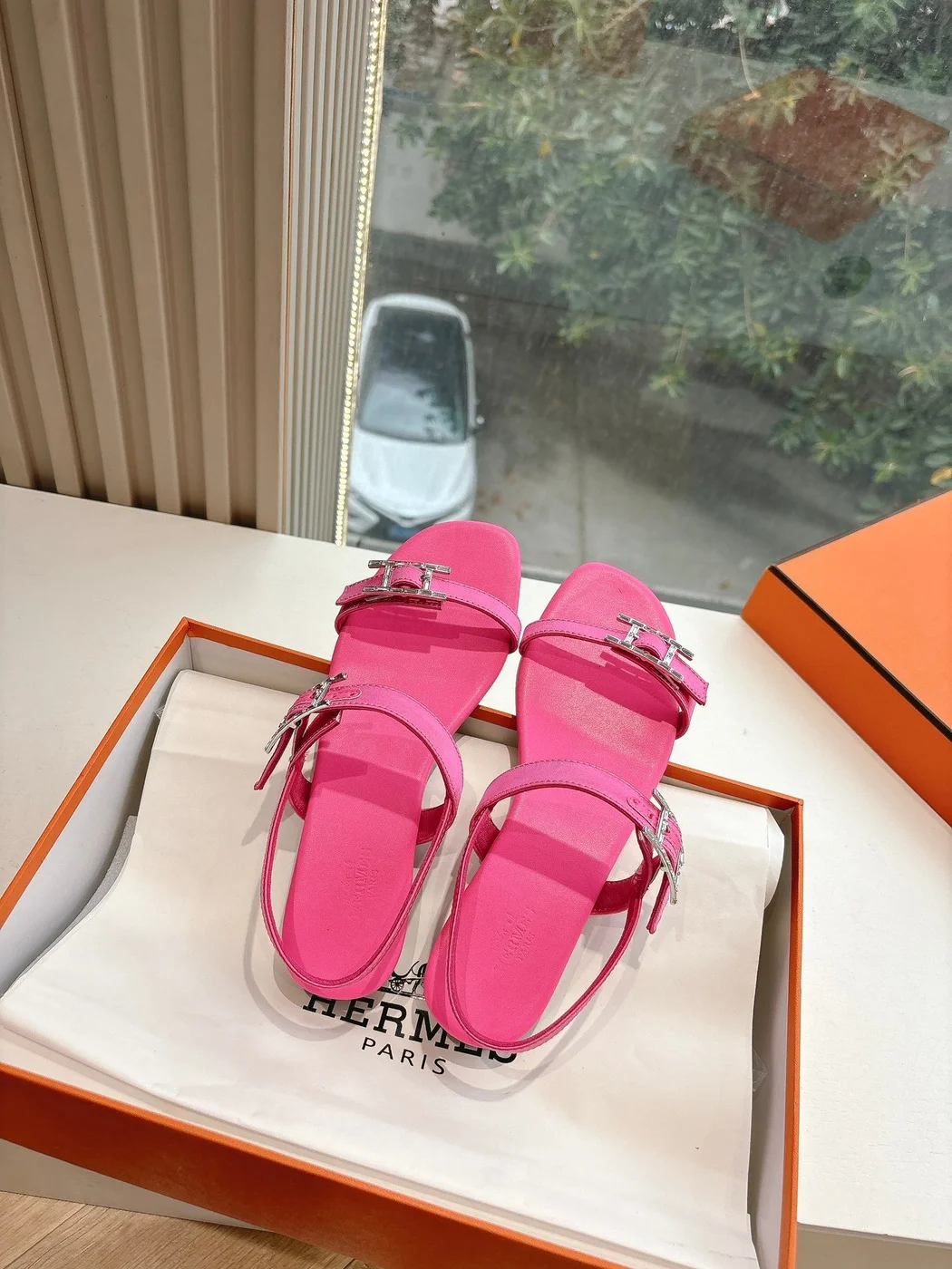 Hermès Women Pink Leather Sandals product view 4