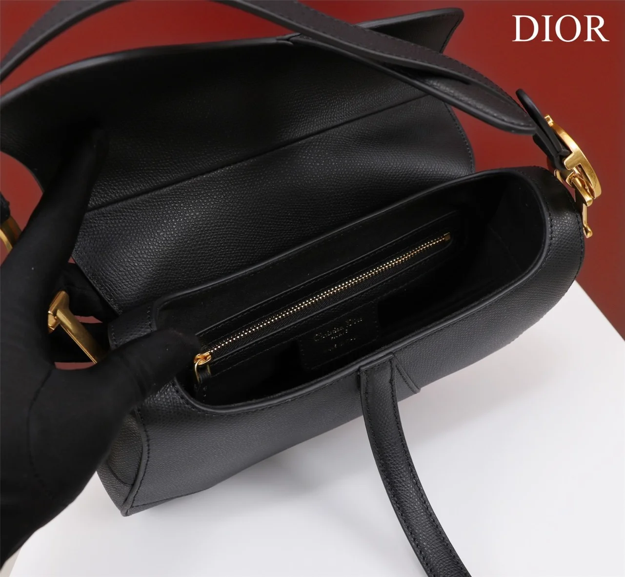 Dior Saddle Handbags Black With Lock Yellow Gold 25x20x6.5 cm product view 3