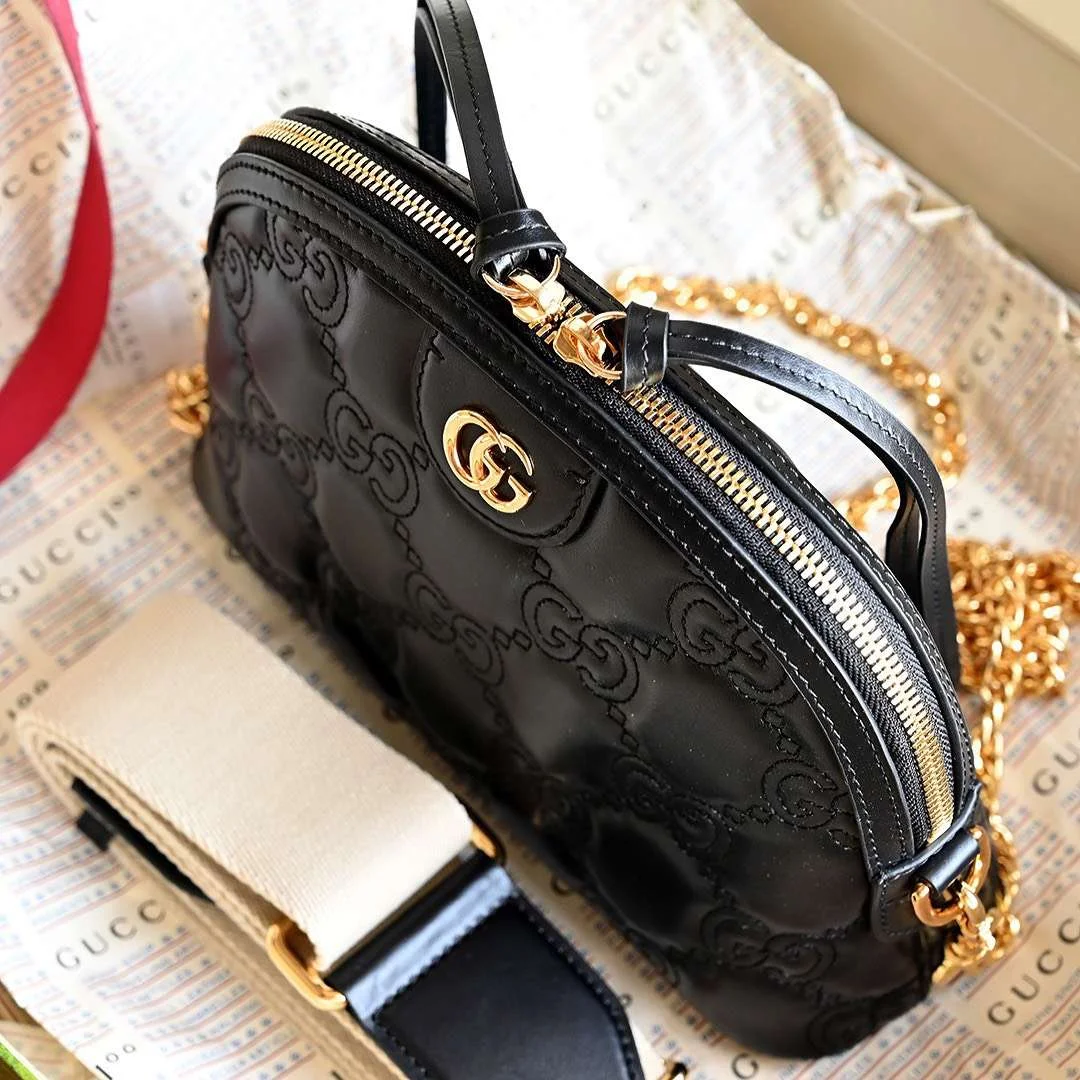 Gucci Matelasse Bag with Embossed Gc Pattern 21 cm product view 3