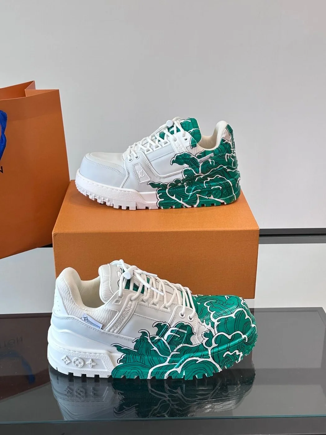 Louis Vuitton Men White Green Leather Sneakers product view 4