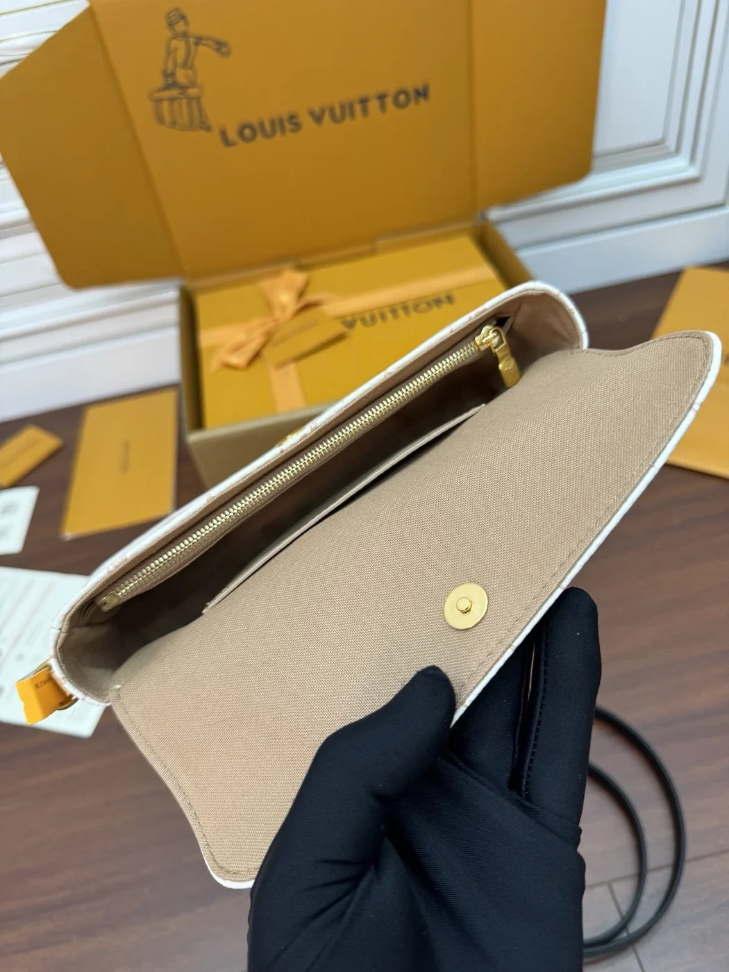 Louis Vuitton Wallet On Chain Ivy M83091 Bag product view 5