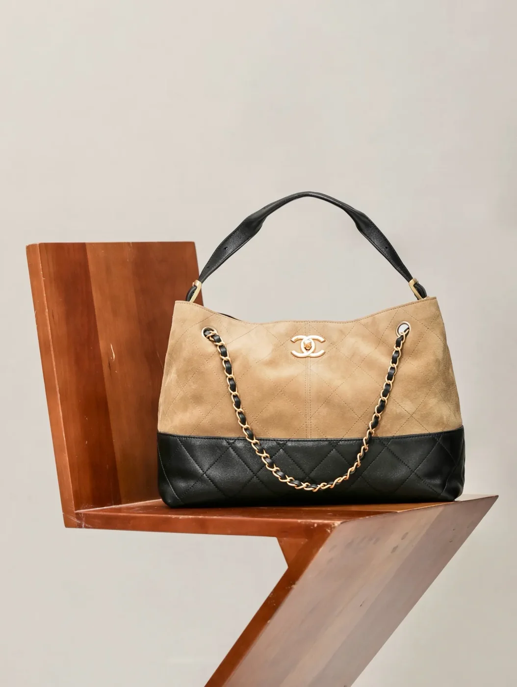 Chanel Small Shopping Bag from the 2024/25 Métiers d’Art collection product view 1