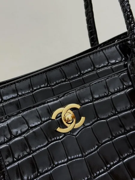 Chanel Tote Bag Crocodile Embossed Calfskin SS26 Collection product view 4