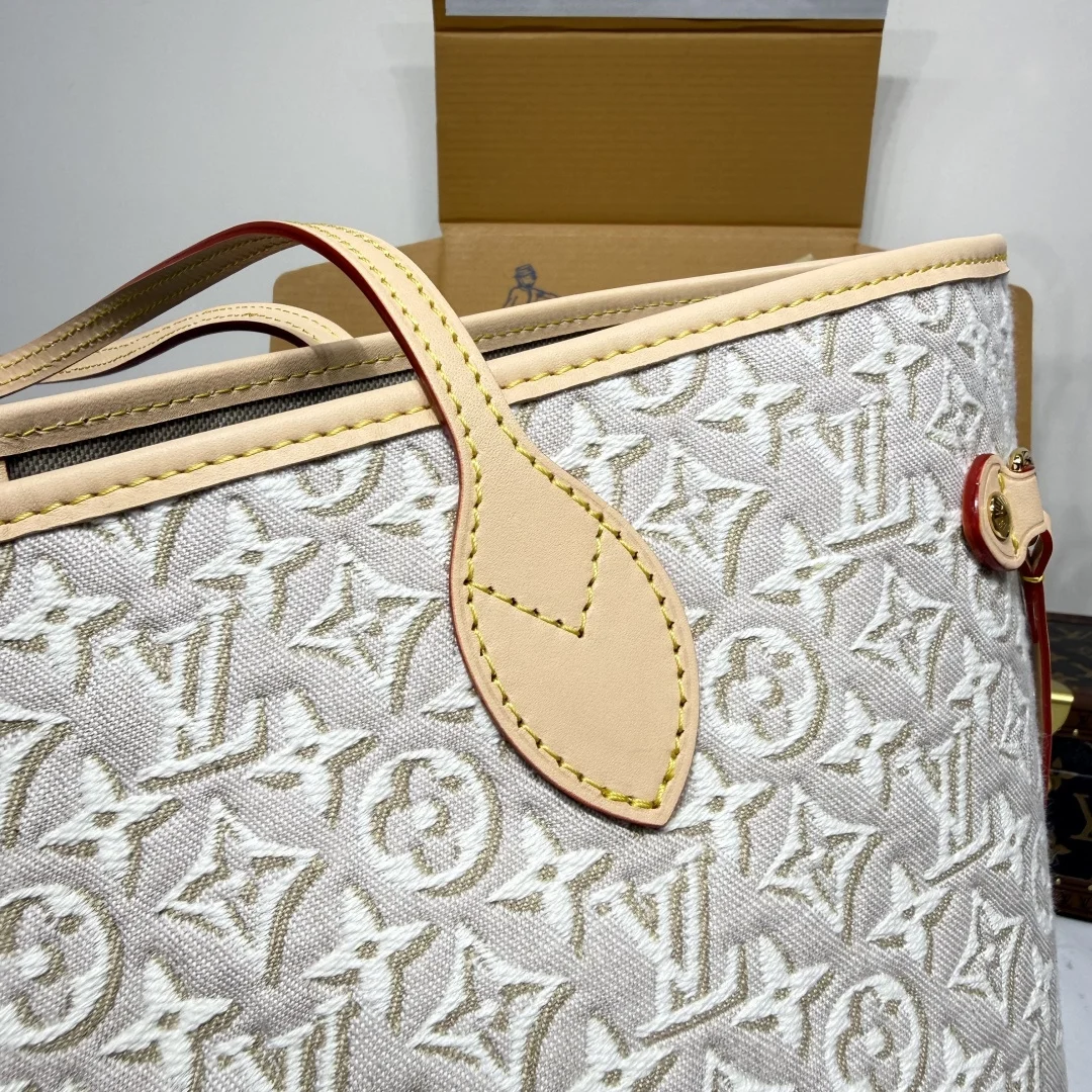 Louis Vuitton Neverfull MM Pre-Fall 2026 collection Bag product view 4