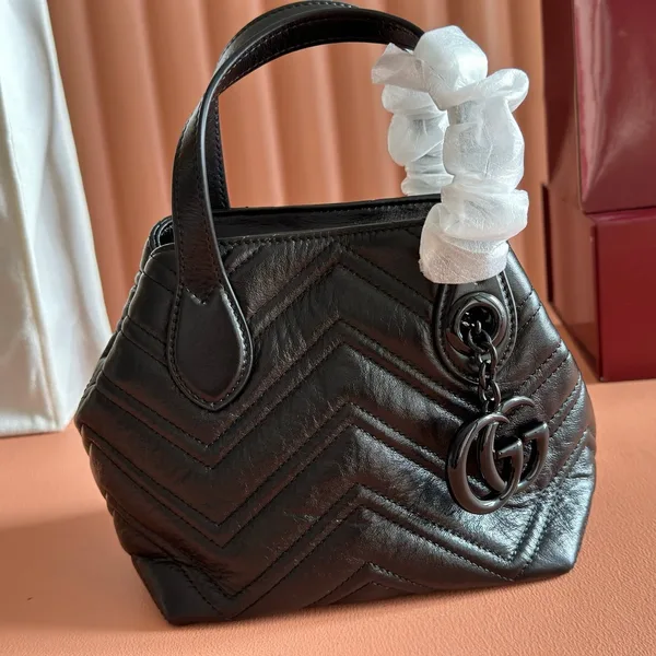 Gucci 26S GG Marmont Tote Bag 17 In Black Calfskin product view 4