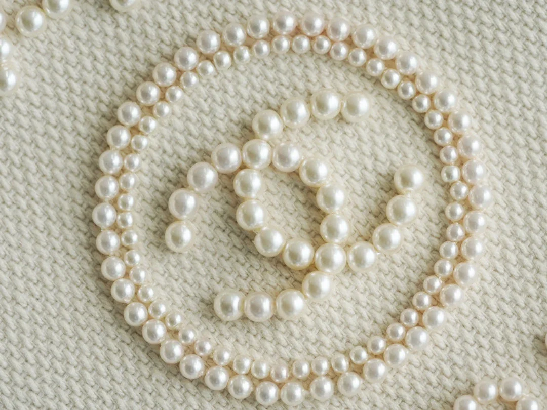 Chanel Tote Bag 39 Attached Pearl Logo In Beige Canvas Gold Hardware product view 5