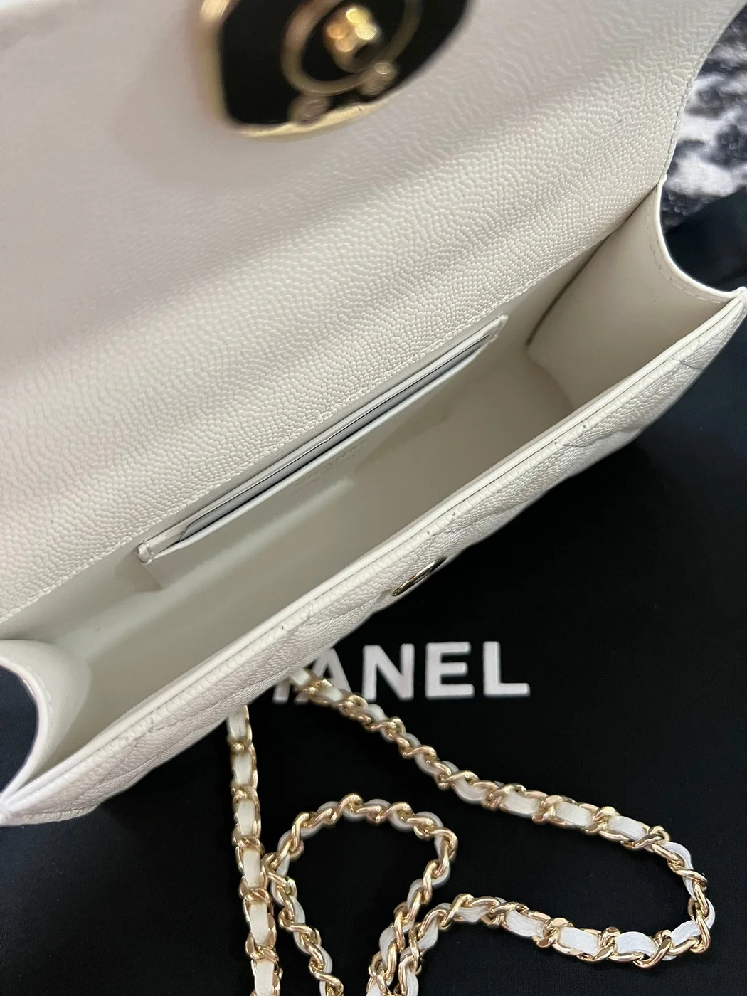Chanel Kelly 23P Clutch With Chain Gold Hardware product view 7