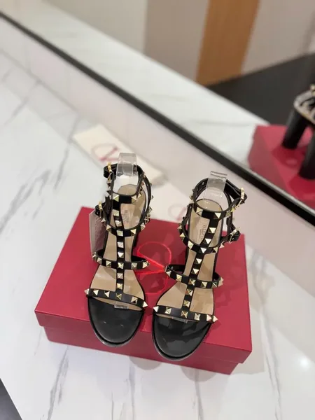 Valentino Rockstud block heel black product view 9