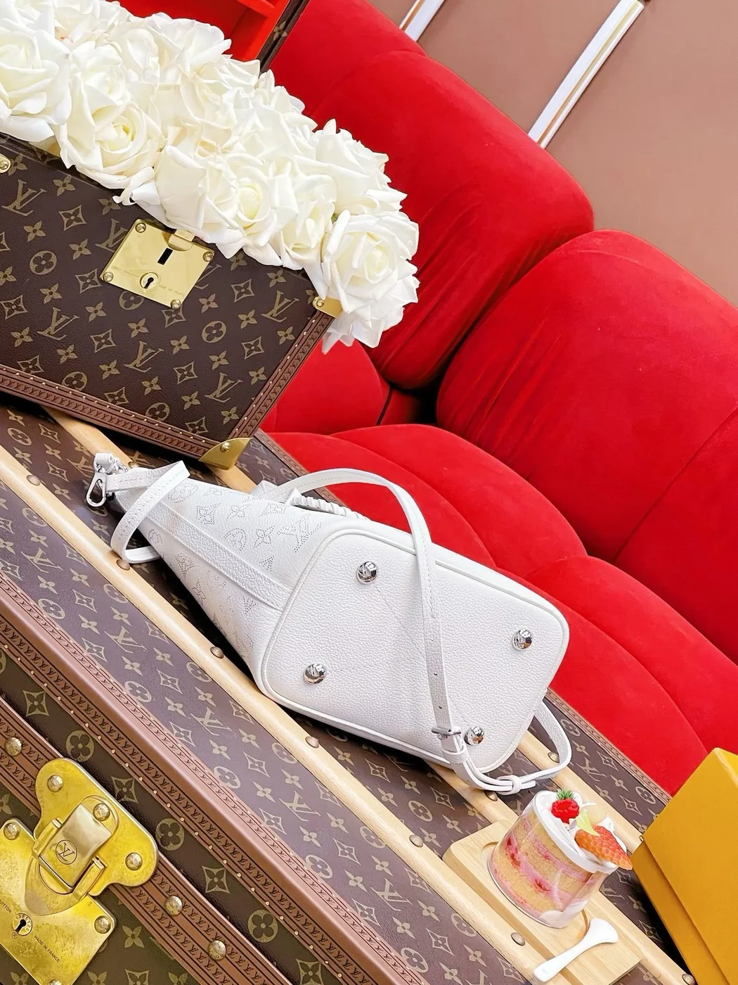 Louis Vuitton Blossom PM Mahina leather 2-way shoulder bag product view 2