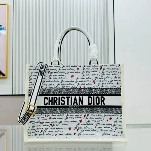 Dior Medium Dior Book Tote product view 1