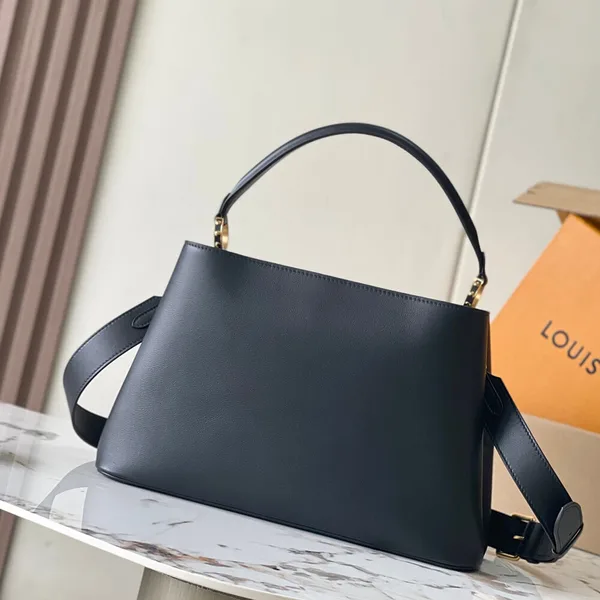 Louis Vuitton M14639 Capucines GM Souple Bag product view 3