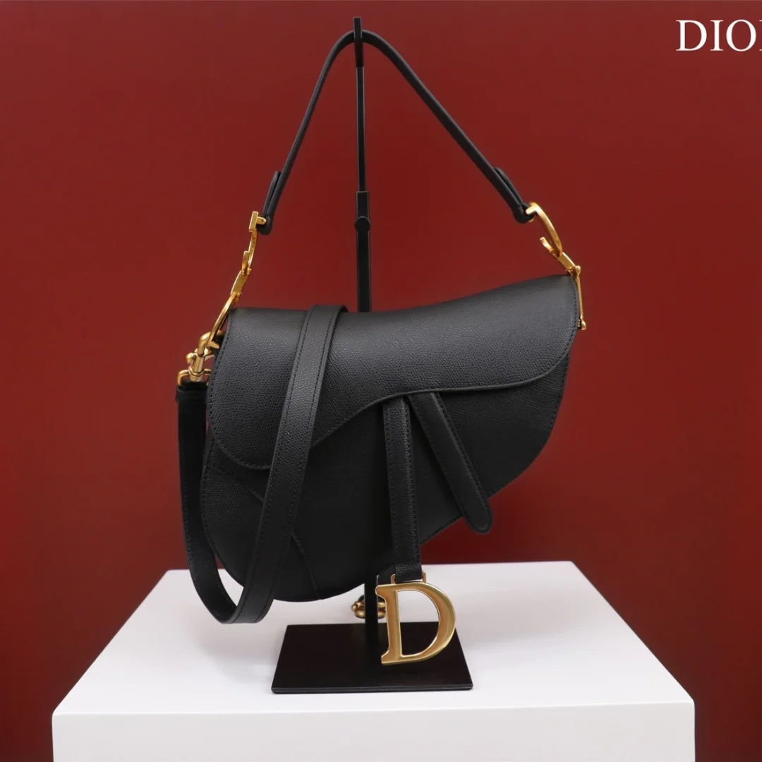 Dior Saddle Handbags Black With Lock Yellow Gold 25x20x6.5 cm product view 1