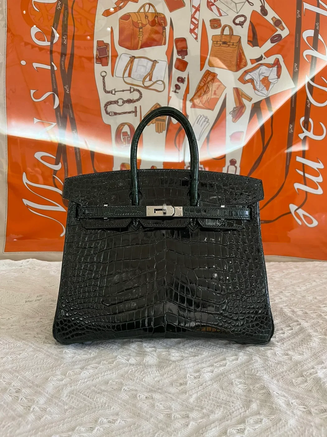 Hermès Birkin 25 cm Emerald Green Crocodile Leather Silver Hardware Bag product view 1