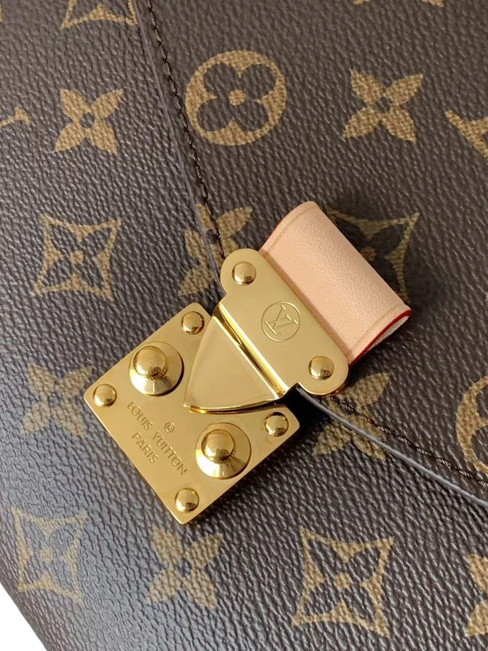 Louis Vuitton Pochette Métis Canvas Bag product view 4