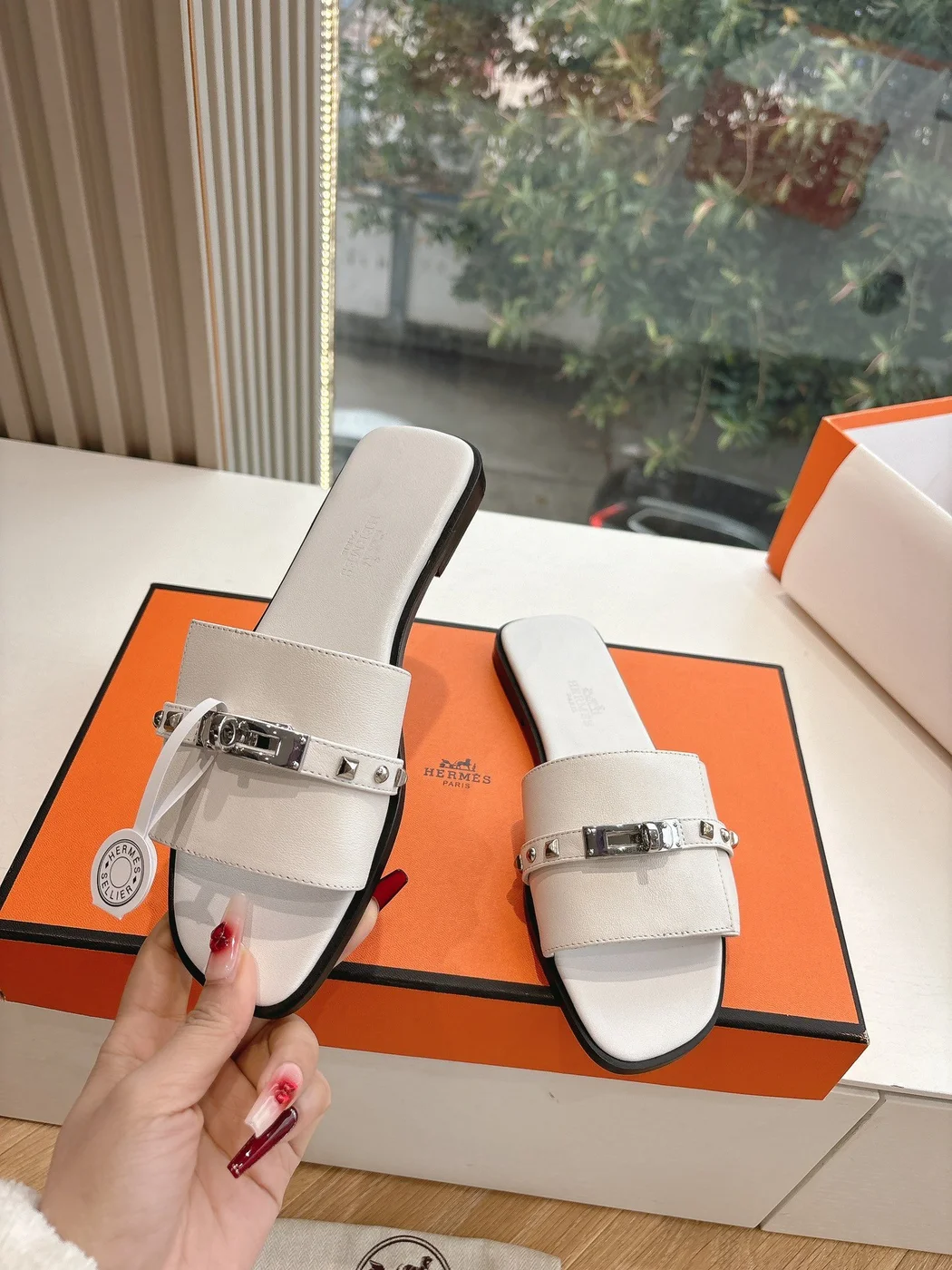 Hermès Women White Leather Slide Sandals product view 6