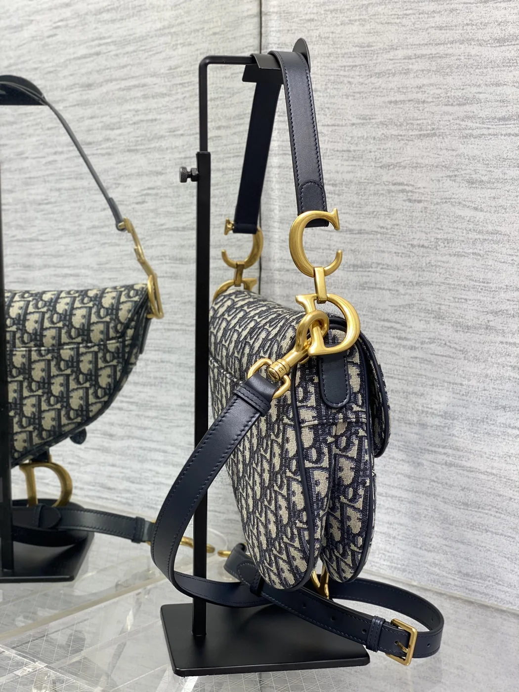 Dior Saddle Bag in blue Dior Oblique jacquard product view 4