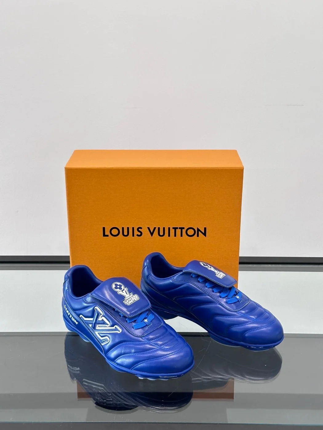 Louis Vuitton Men Blue Leather Sneakers product view 5