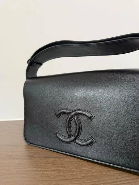 Chanel Spring Summer 2026 Messenger Bag Lambskin product view 4