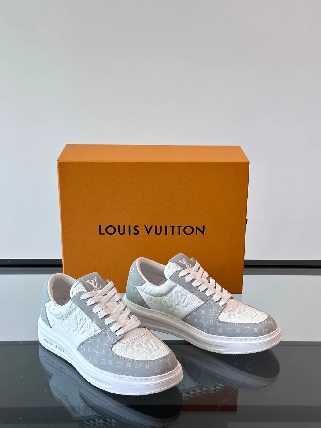 Louis Vuitton Men White Gray Leather Sneakers product view 5