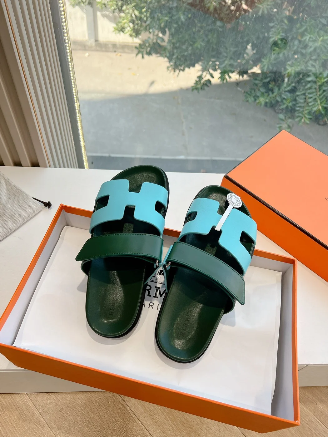 Hermès Women Green Leather Blue Sandals product view 4
