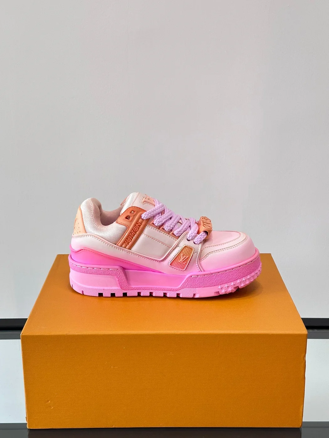 Louis Vuitton Men Pink Synthetic Leather Sneakers product view 6
